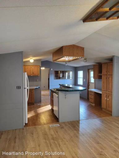 Main picture of 111 W Court Dr