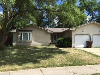 Main picture of 214 E Chimney Hill Dr