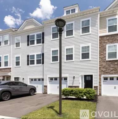 Main picture of 10 Ravenna Ln