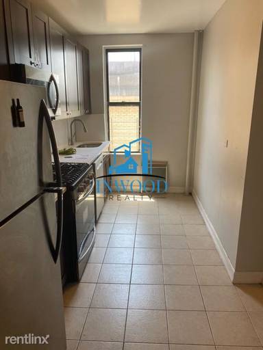 Main picture of 520 W 183rd St