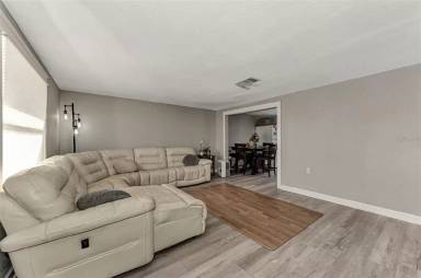 Main picture of 304 San Carlos Ave