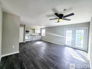 Main picture of 203 River Oaks Dr