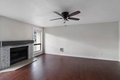 Main picture of 498 NW 7th Ave