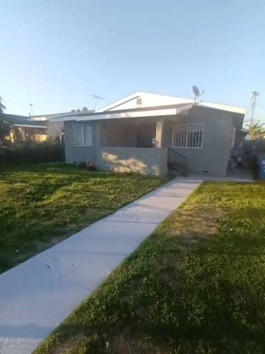 Main picture of 433 W 74th St