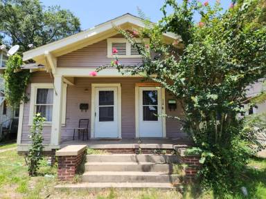 Main picture of 538 Columbia St