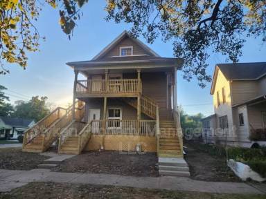Main picture of 605 N Dearborn Ave