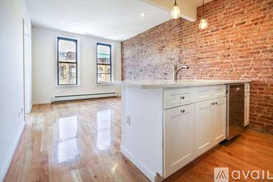 Main picture of 1712 Harman St