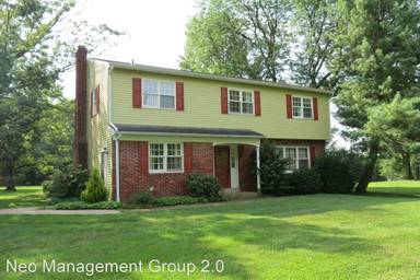 Main picture of 206 W Reliance Rd