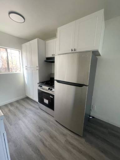 Main picture of 5961 S Harvard Blvd