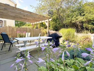 Main picture of 1 Pigeon Hill Ct