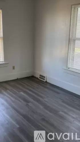 Main picture of 910 Durand St