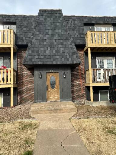 Main picture of 821 E Wayne Ave