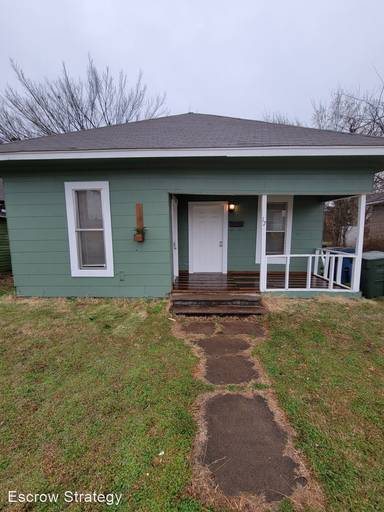 Main picture of 11 E Thatcher St