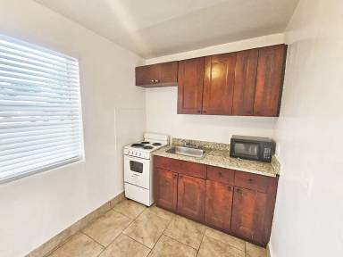 Main picture of 2915 Broadway