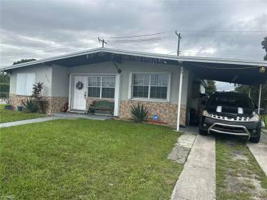 Main picture of 4320 SW 107th Ave