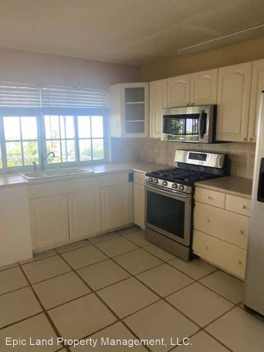 Main picture of 10551 Sunset Strip