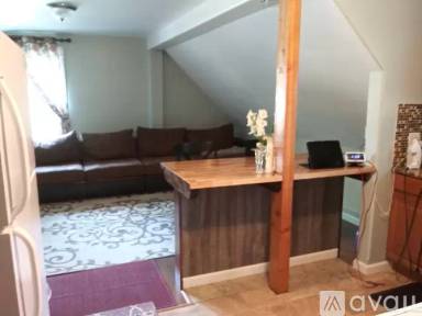 Main picture of 725 W Military Ave