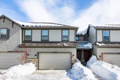Main picture of 1104 W Cattail Ct