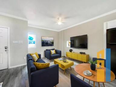 Main picture of 7903 Moon Beam St