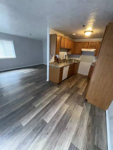 Main picture of 1894 Clay St SE