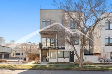 Main picture of 2121 N Marion St