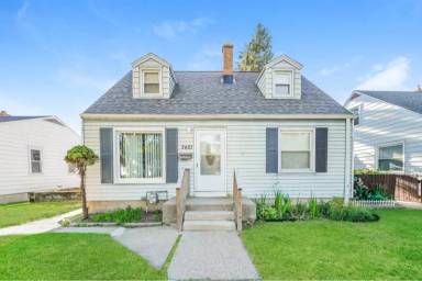 Main picture of 8212 W High St