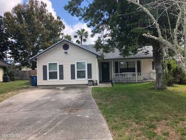 Main picture of 449 Naugatuck Dr