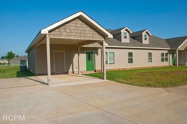 Main picture of 216 Fern Bank Dr