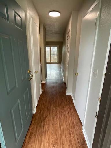 Main picture of 610 W Collins St