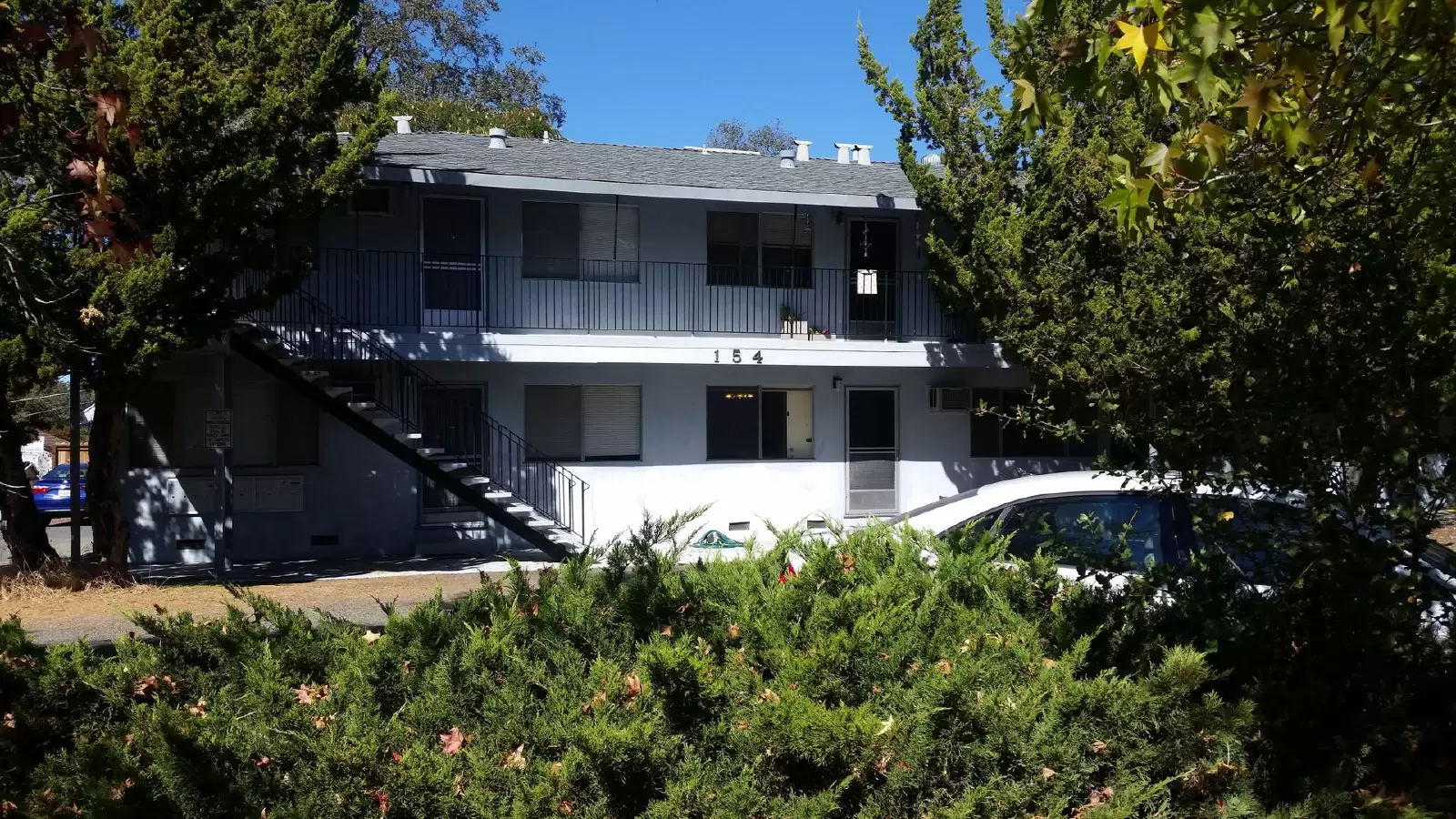 Main picture of 154 Racetrack St