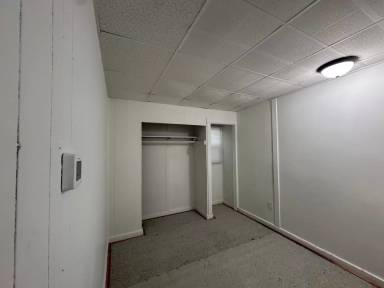Main picture of 106 E Maryland St
