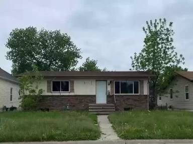 Main picture of 203 W Maple Ave