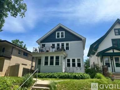 Main picture of 4468 N Larkin St