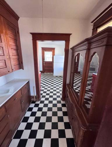 Main picture of 655 Alpine St