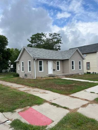 Main picture of 1400 3rd Ave S