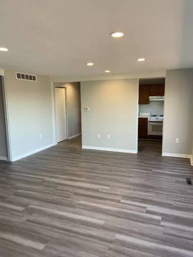 Main picture of 1530 Barr Ave