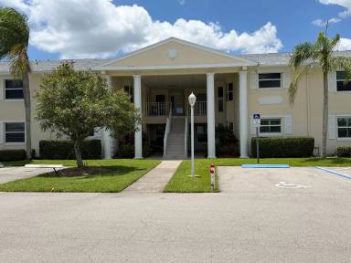 Main picture of 675 W Lake Jasmine Cir