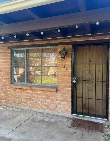 Main picture of 2541 E Elm St