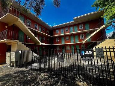 Main picture of 3669 Thomas Ave