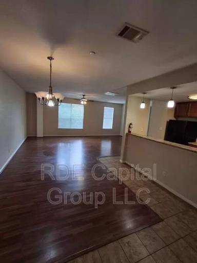 Main picture of 5203 Bexar St