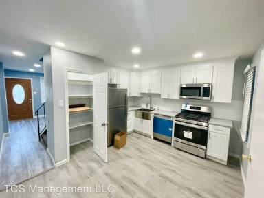 Main picture of 876 N Uber St