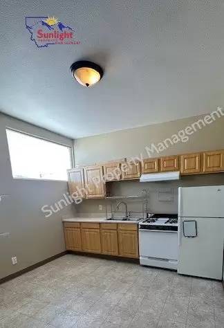 Main picture of 105 E Main St