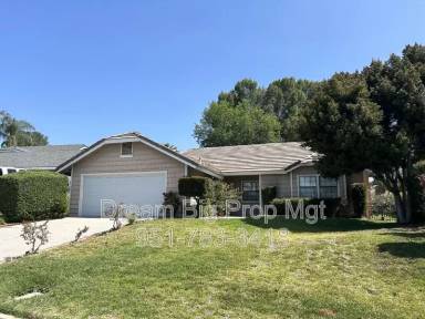 Main picture of 5570 Greens Dr