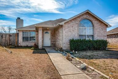 Main picture of 1102 Falconcrest Ct