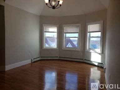 Main picture of 483 Medford St