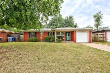 Main picture of 2612 Manchester Dr