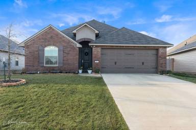 Main picture of 319 Ouachita Ln