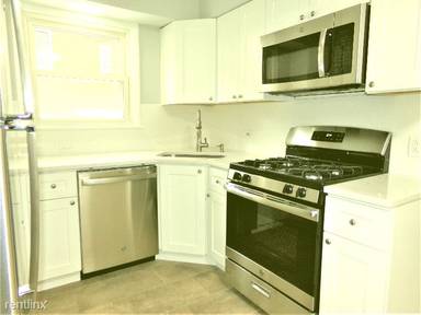 Main picture of 1657 Green Bay Rd