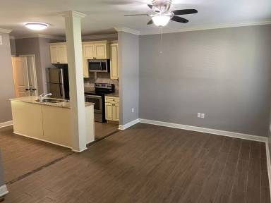 Main picture of 401 Shady Park Cv