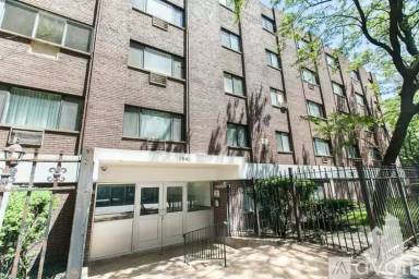 Main picture of 1040 W Hollywood Ave Apartments